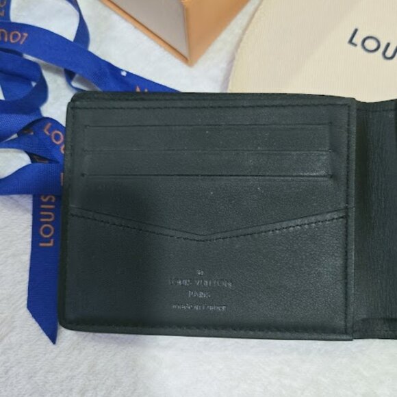 Louis Vuitton  Slender Wallet for Men in Damier Leather - Picture 5 of 10